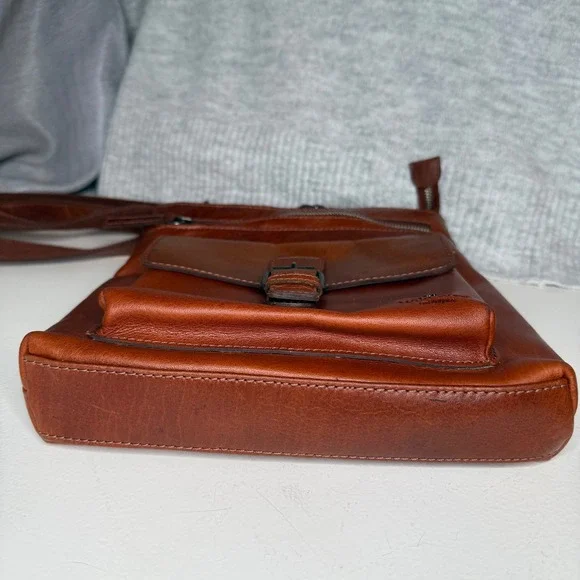 Wild West Leather Crossbody Bag Tan Buckle Flap Zip Pockets Adjustable Strap - Picture 12 of 16